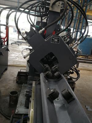Gray Color CNC-Winkel-lochende und scherende Maschine mit lochender Kraft 1000kN