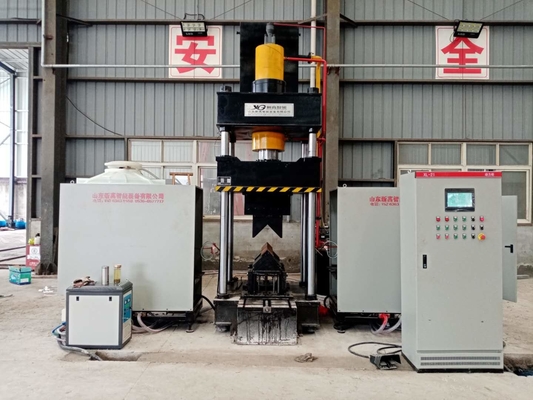 Modell HQ250-700 CNC-Winkelmaschine zur Heizung und Biegung von Stahl