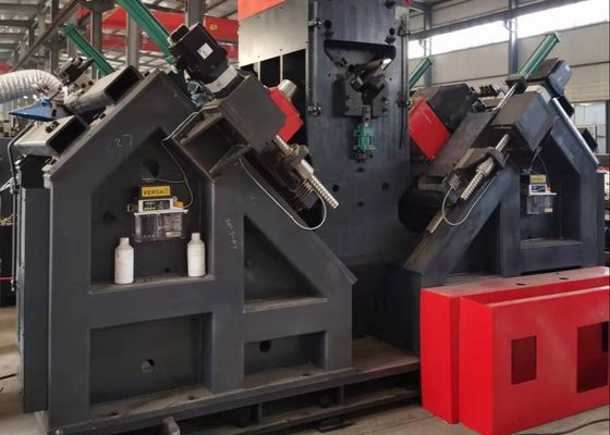 Ungefähr 150 kW Gesamtleistung CNC-Winkelbohr- und Markierlinie 9 CNC-Achsen Hydraulikstation Luftkühlungsverfahren
