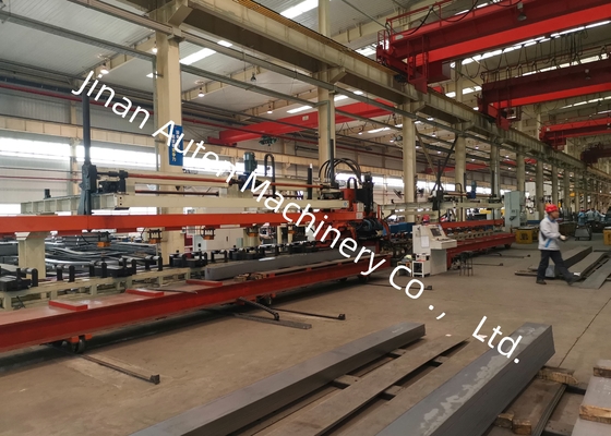 4-9mm Plattendicke Lkw-Bauer CNC-Punching-Produktionslinie 4000-12000 mm Werkstücklänge