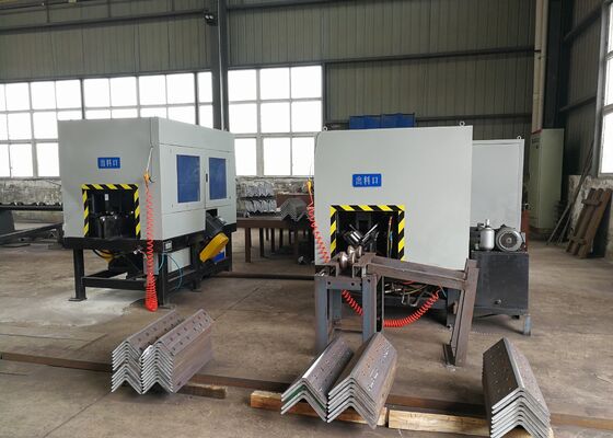 CNC-Winkelstahl-Wurzelfräsmaschine zur Bearbeitung des Innenbogens von Winkelstahl