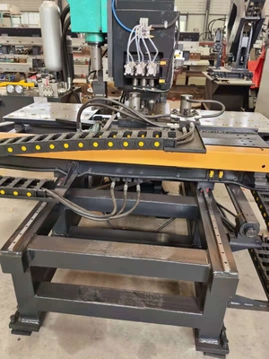 1200KN Servo-Zuführungsbohrkraft Cnc Plattenlochbohrmaschine mit 26mm Max-Punching-Durchmesser