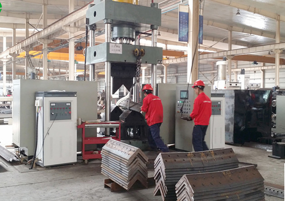 CNC-Heizbeugmaschine für Winkel und Platte Modell HQ200 ̇ 600
