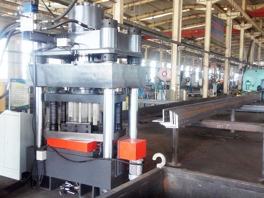 QJ25 CNC Hydraulic Angle Cutting Machine mit Drehung der Winkelschneidform