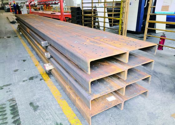 Längsstrahlverarbeitungsmaschine Linie 3 Achsen Manuelle oder automatische optionale CNC-Plattenperfmaschine und Servomotorzufuhr