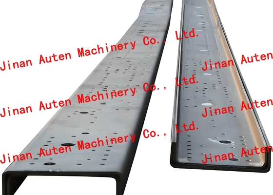 120 Tonnen Nennkraft CNC-Plattenstanz-Produktionslinie 25 Module für LKW-Flachbalken