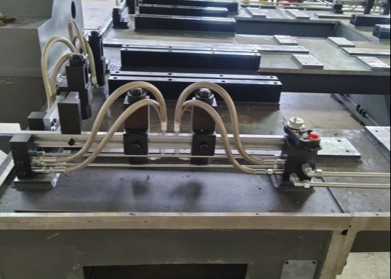 PZ4040/2 Typ Portal-CNC-Bohrmaschine mobil Materialüberlappungsdicke max. 100 mm
