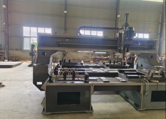 7.5KN Klemmkraft Automatische CNC-Plattenbohrmaschine 28mm T-Slot Breite 0,45KW Kühlleistung