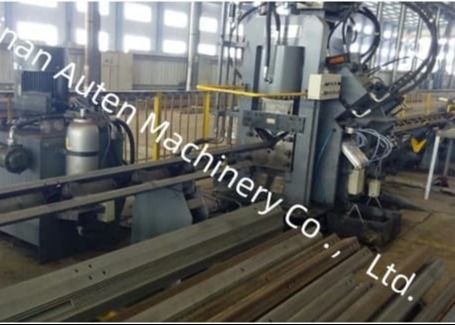 Maschinen zum Schleifen von CNC-Werkzeugen