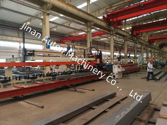 Für Leichtfahrzeugstrahlen verwendet CNC Längsstrahl-Punktmaschine Blechmetallbearbeitung
