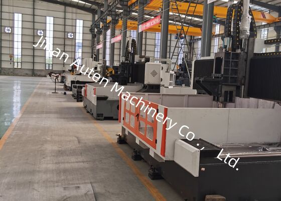 Industrielle Portal CNC-Plattenbohr- und Fräsmaschine mit Späneförderer