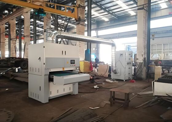 28 kW Maschinenleistung CNC-Metallplattenpoliermaschine 2 Zuführmotor