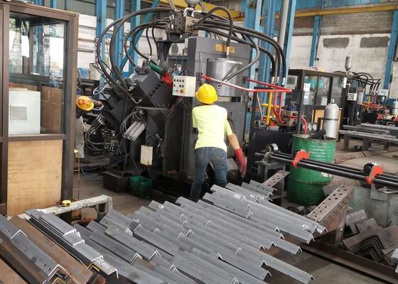 32x7x3m CNC-Winkelstanz-Schneidemaschinenlinie 1000/1200KN Markierungskraft