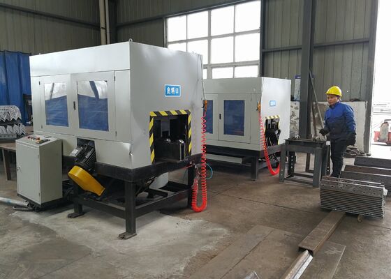 Modell QC360 CNC-Winkelrückfreismaschine 63x5~360x35mm Winkelverarbeitung Größe