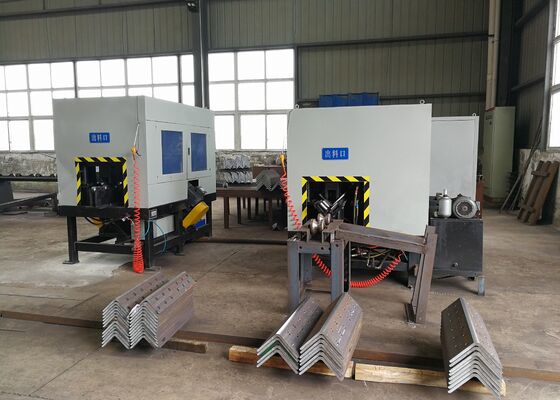 Modell QC360 CNC-Winkelrückfreismaschine 63x5~360x35mm Winkelverarbeitung Größe