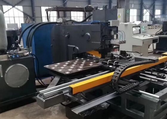180 mm Schlag der Bohrspindel Cnc Platte Stanzmaschine für Übertragung Turm