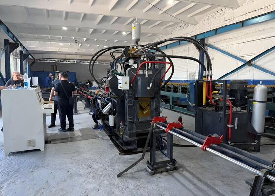 Vollautomatische CNC-Winkelpunktierung, Markierung und Scheren für die Fertigung