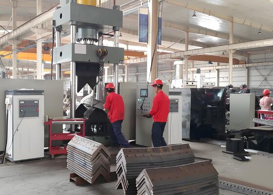 3-Achsen-CNC-Heizbiegemaschine für Winkelplatten mit hydraulischer Steuerung