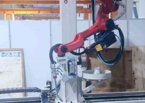 ±0,07mm Wiederholgenauigkeit Schweißroboter-Maschine mit umgekehrter Schiene 180000 Lux Lichtbeständigkeit