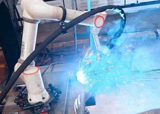 Intelligente Interaktions- kollaborative Schweißroboter für die Zusammenarbeit von Menschen und Robotern