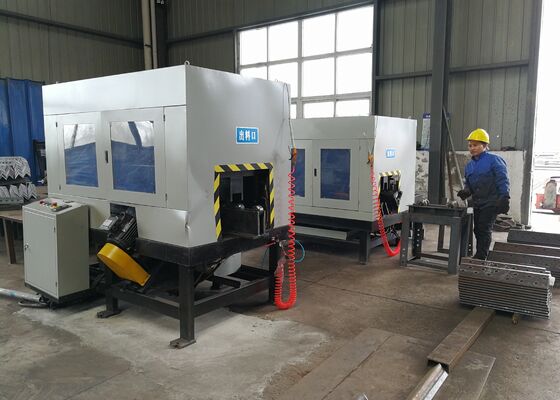 CNC-Winkelstahl-Wurzelfräsmaschine zur Bearbeitung des Innenbogens von Winkelstahl