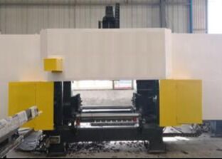 Diese CNC-Beam-Bohrmaschine mit drei Hochgeschwindigkeits-Präzisionsspindelen